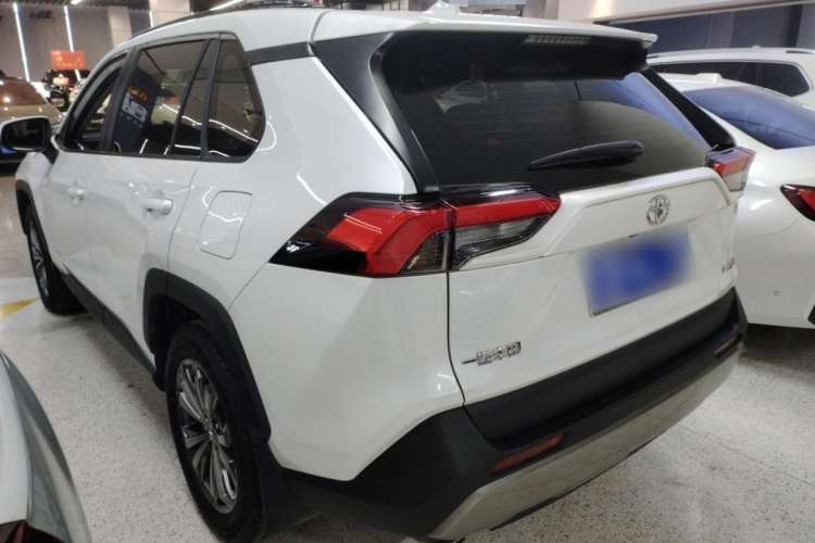 Used Toyota RAV4 2023 2.0L CVT Two-Wheel Drive Fashion Plus Edition
