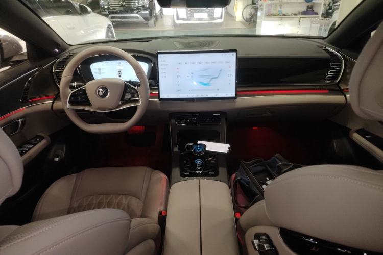 Used BYD Han 2025 EV Intelligent Driving Edition 701KM LiDAR Flagship Model
