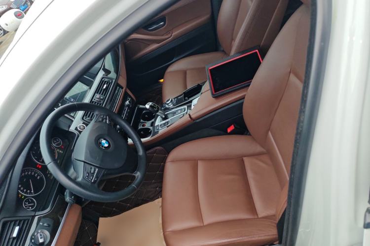 Used BMW 5 Series 2014 525Li Leading Model
