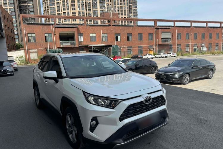 Used Toyota RAV4 2022 2.0L CVT Two-Wheel Drive Fashion Edition
