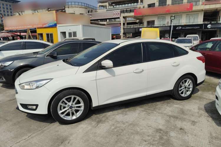 Used Ford Focus 2017 Sedan 1.6L Automatic Fashion Edition Smart Drive Version
