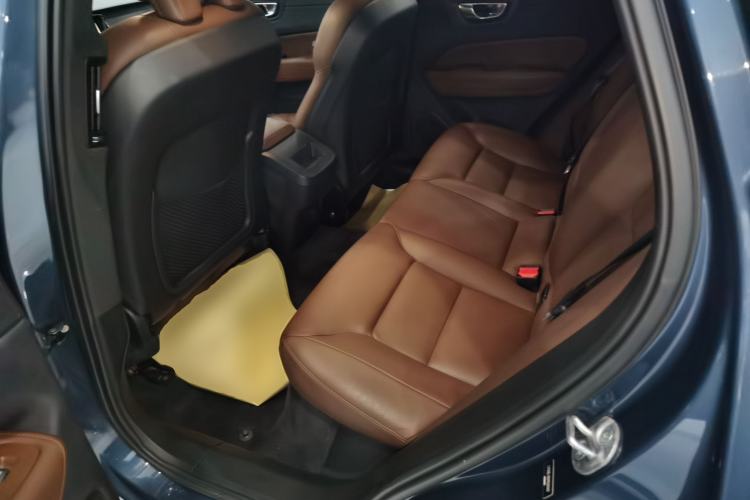 Used Volvo XC60 2023 B5 4x4 Smart Luxury Edition
