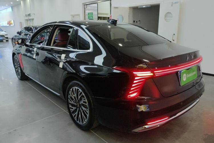 Used Hongqi H5 2025 2.0T Automatic Flag Edition – 500 000 Units Commemorative Version
