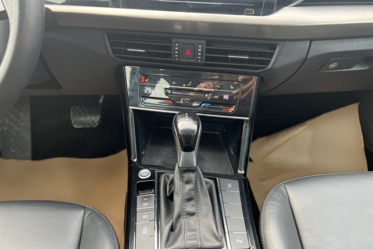 Used Volkswagen Passat 2020 330TSI Elite Edition China VI
