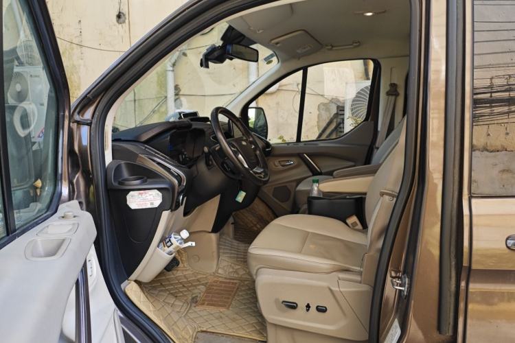 Used Ford Tourneo Custom 2017 2.0T Automatic Elite Version
