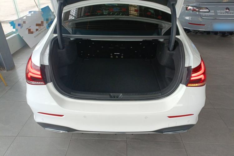 Used Mercedes-Benz A-Class 2022 Revised Version A 200 L Sport Sedan Fashionable Style
