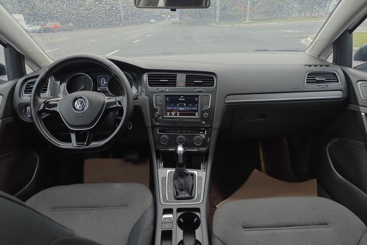 Used Volkswagen Golf 2017 230TSI Automatic Comfort Edition – Celebrating Milestone of One Million Units
