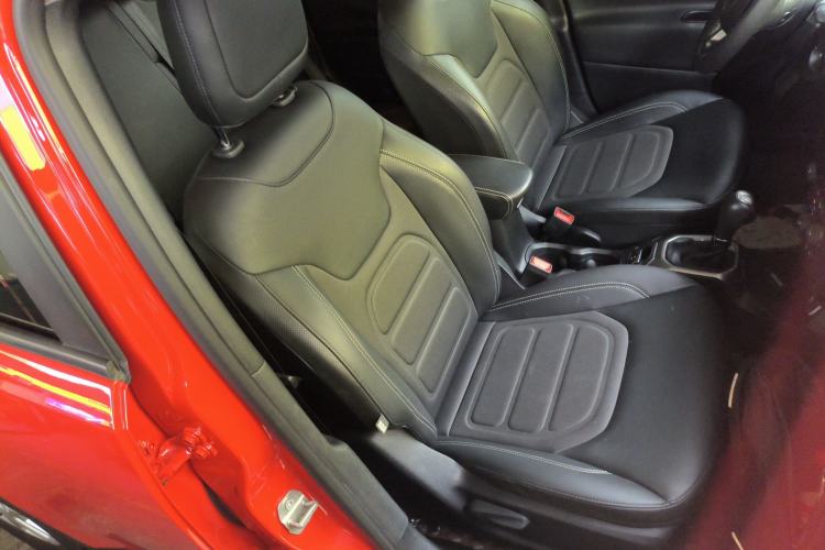 Used  Renegade 2019 220T Automatic Elite Edition
