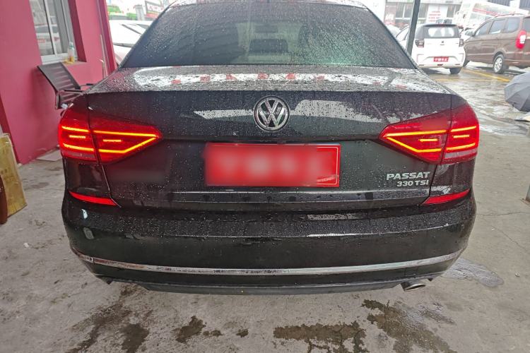 Used Volkswagen Passat 2017 330TSI DSG Luxury Edition
