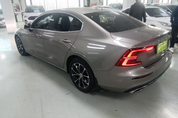 Used Volvo S60 2020 T4 Zhiyi Luxury Edition