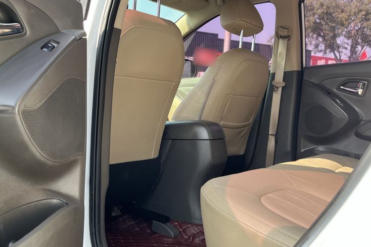 Used Hyundai ix35 2013 2.0L Automatic Two-Wheel Drive Smart GLS China IV Standard
