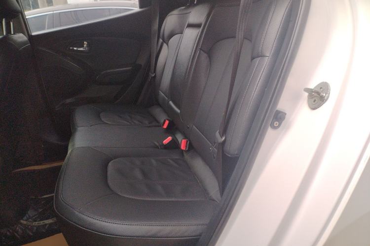 Used Hyundai ix35 2013 2.0L Automatic Two-Wheel Drive Smart GLS China IV Standard
