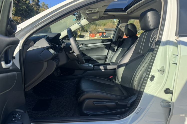 Used Honda Civic 2016 220TURBO CVT Luxury Edition
