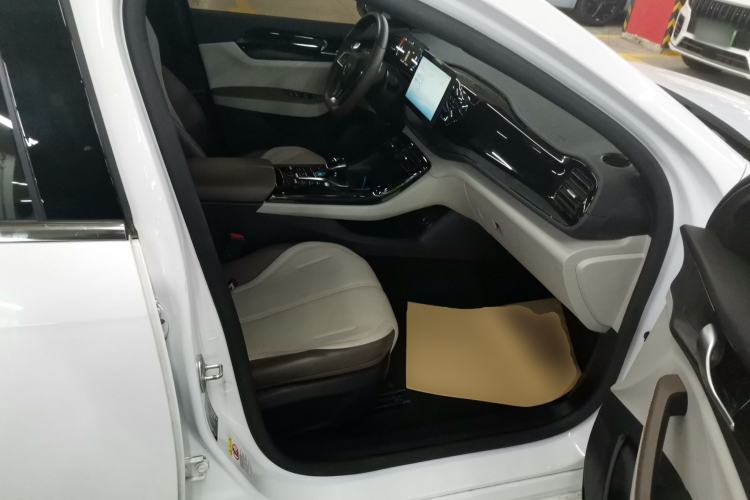 Used BYD Qin PLUS 2024 HONOR Edition DM-i 55KM Leading Model
