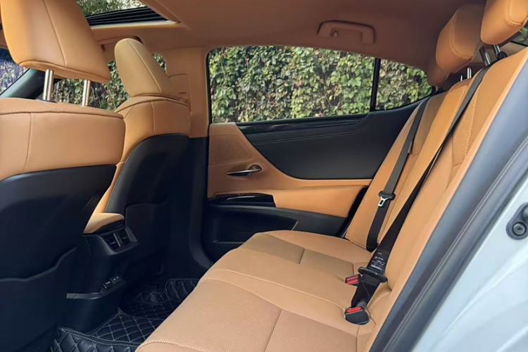 Used Lexus ES 2023 200 Excellence Edition