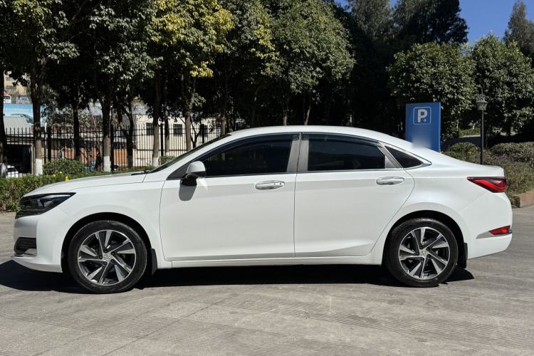 Used BAIC Beijing U7 2019 1.5T Manual Elite Edition China VI
