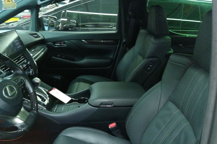 Used Lexus LM 2020 300h Seven-Seat Elegant Edition
