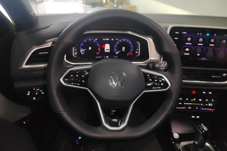 Used Volkswagen T-ROC 2023 300TSI DSG Two-Wheel Drive Starlight Edition
