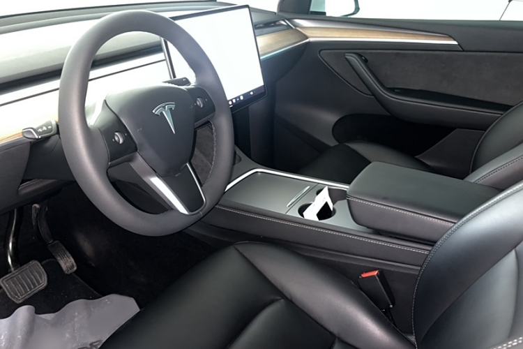 Used Tesla Model Y 2021 Standard Range Rear-Wheel Drive Version
