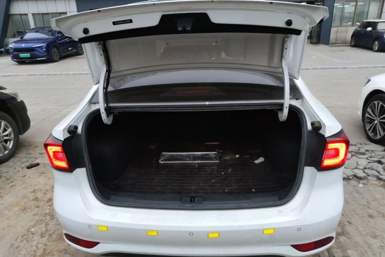 Used Roewe i5 2020 1.5L Automatic 4G Connect Luxury Flagship Edition
