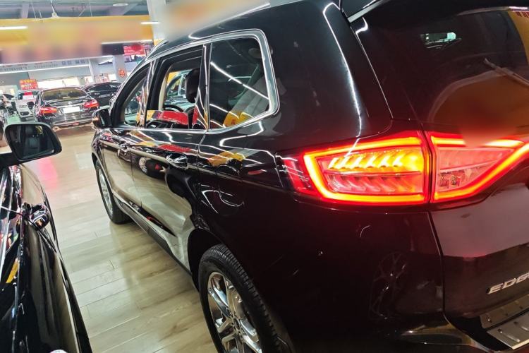 Used Ford Edge 2016 EcoBoost 245 Two-Wheel-Drive Titanium 7-Seater
