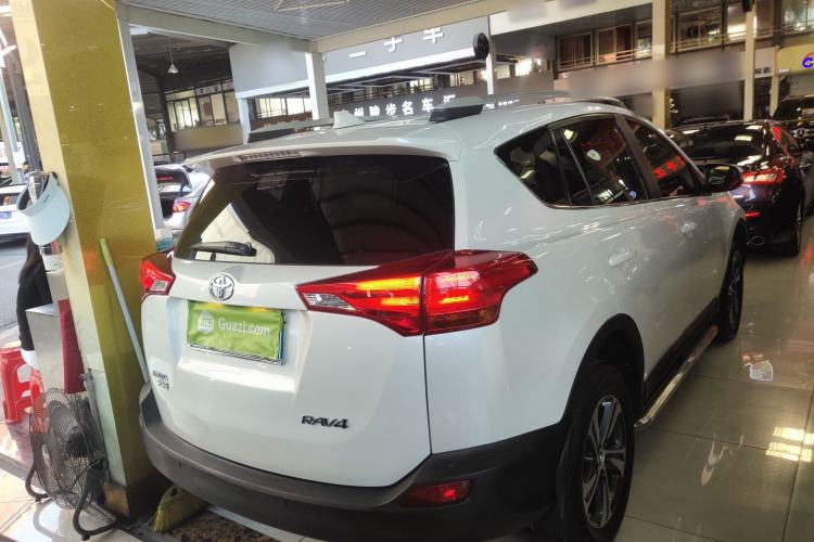 Used Toyota RAV4 2015 2.0L CVT Two-Wheel Drive Fashion Edition
