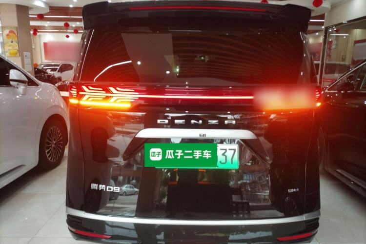 Used Denza D9 2022 DM-i 1040 Prestige Model