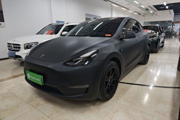 Used Tesla Model Y 2023 Long-Range All-Wheel-Drive Version