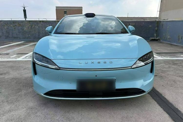 Used Hima Luxeed S7 2025 855 km Max
