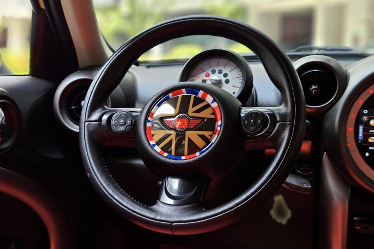 Used  Countryman 2011 1.6L ONE
