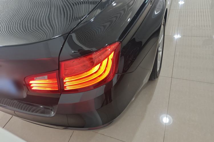 Used BMW 5 Series 2014 520Li Elegant Model
