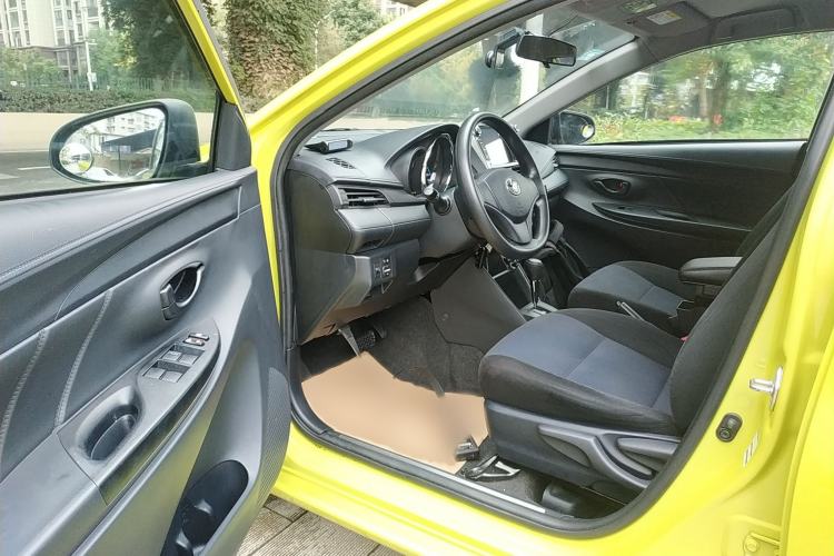 Used Toyota YARiS L 2016 Revised 1.5E CVT Charming Edition
