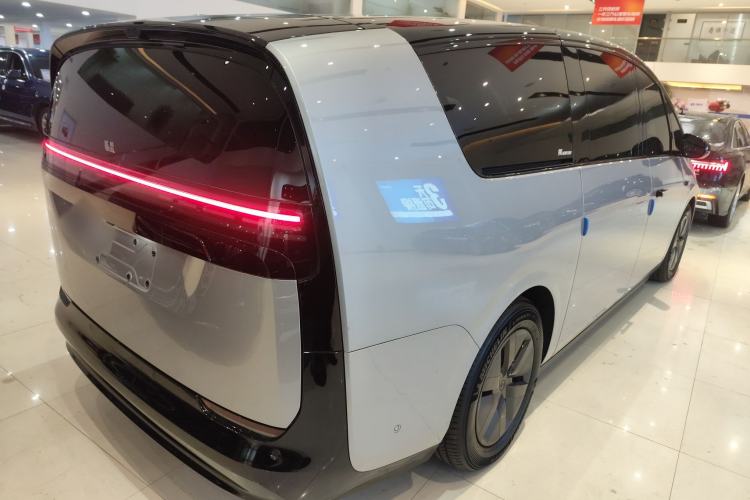 Used Li Auto MEGA 2024 Ultra Model
