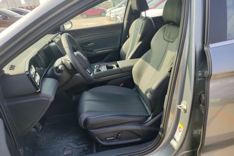 Used BYD Qin L 2025 DM-i Smart Drive 120KM Leading Model