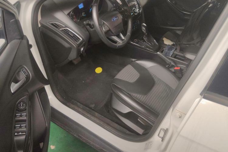 Used Ford Focus 2015 Hatchback 1.6L Automatic Fashion Edition