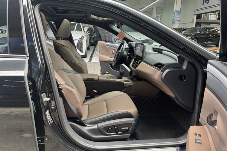 Used Lexus ES 2025 200 Premium Edition
