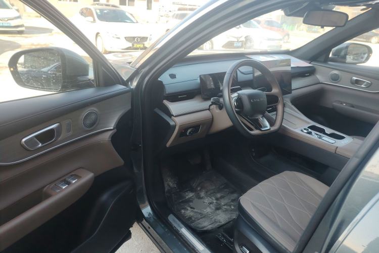 Used Chery Tiggo 8 PLUS 2025 290TGDI DCT Prestige 5-Seater