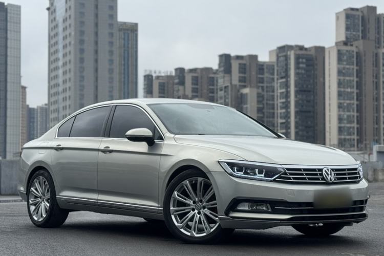 Used Volkswagen Magotan 2018 330TSI DSG Advanced Model
