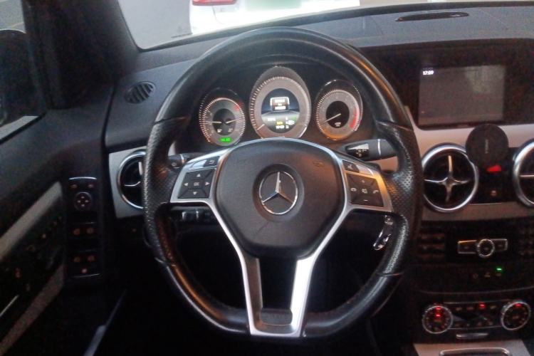 Used Mercedes-Benz GLK-Class 2015 GLK 260 4MATIC Dynamic Edition Ultimate Version
