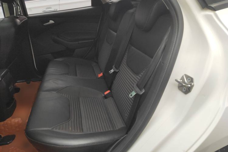 Used Ford Focus 2017 Hatchback 1.6L Automatic Fashion Edition Smart Drive Version
