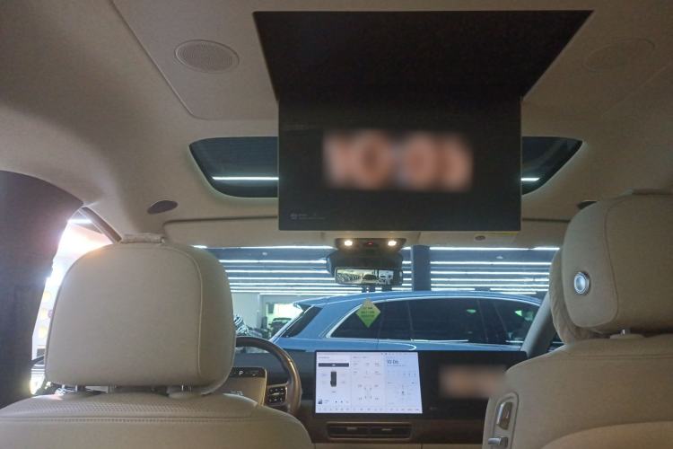 Used Li Auto MEGA 2024 Ultra Model
