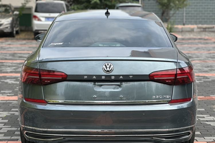 Used Volkswagen Passat 2020 330TSI Luxury Edition China VI
