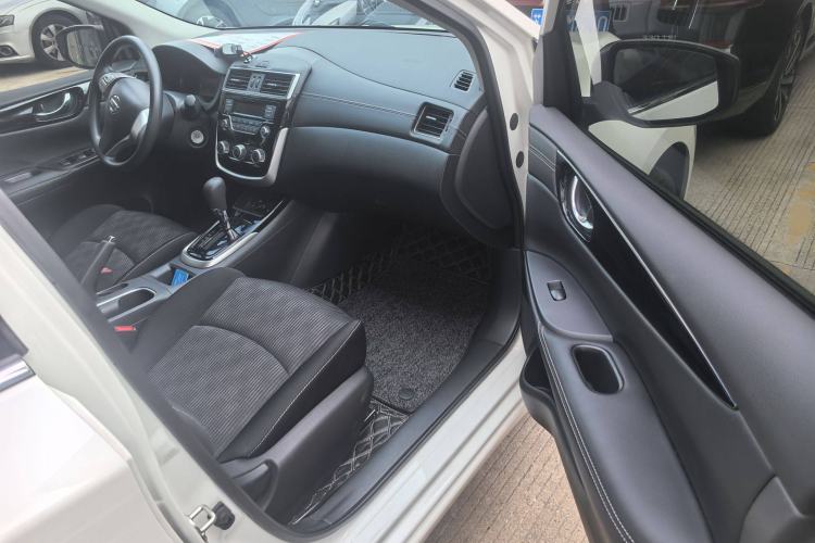 Used Nissan Tiida 2023 1.6L CVT Cool Dynamic Edition
