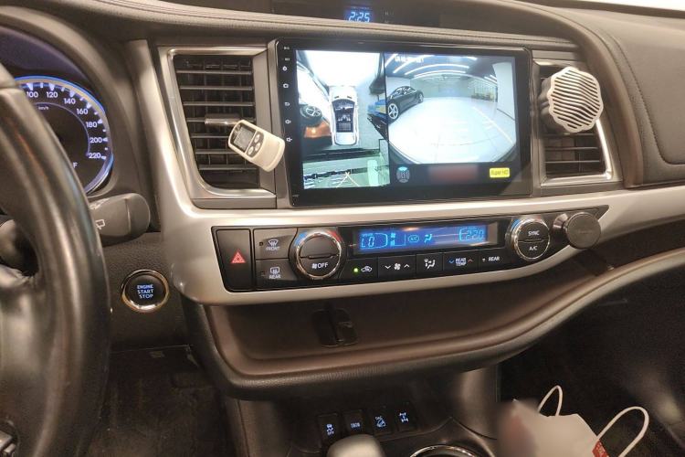 Used Toyota Highlander 2018 2.0T Four-Wheel Drive Luxury Edition 7 Seats China V Emission Standard
