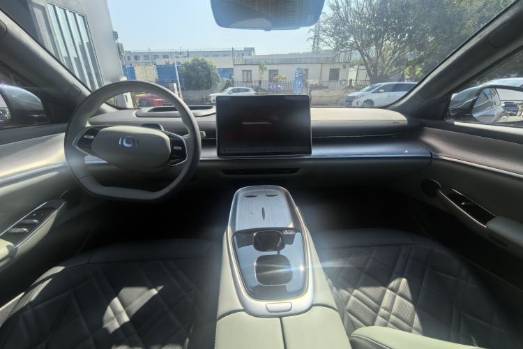 Used  A07 2024 All-Electric "True Fragrance" Edition 710 Flagship Model