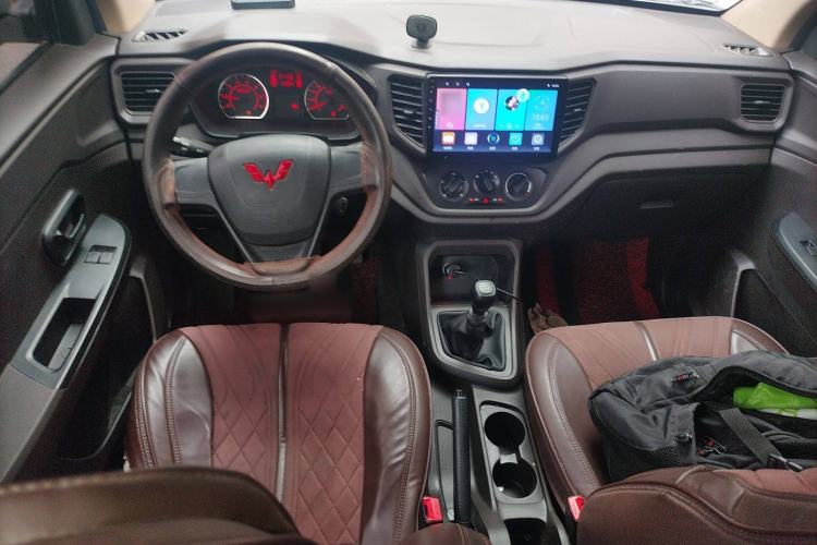 Used Wuling Hongguang V 2022 1.5L Jingqu Version Hydraulic Power Steering LAR