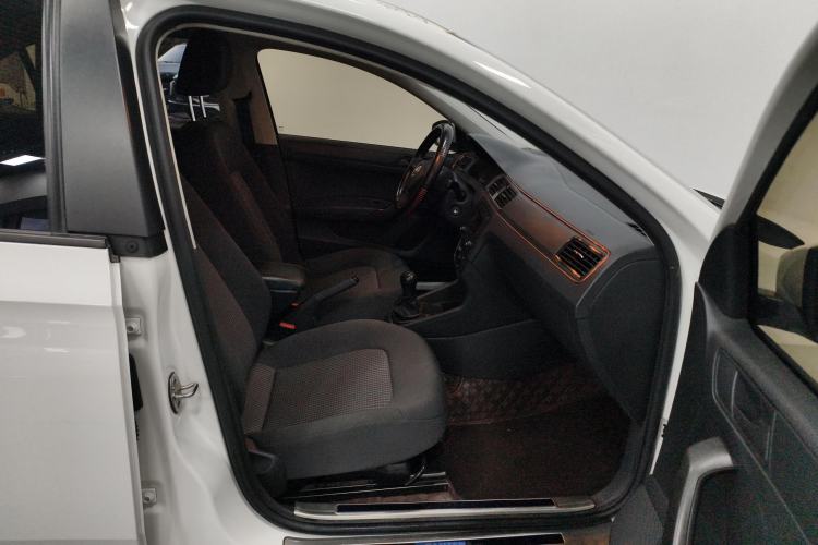 Used Volkswagen Santana 2016 1.6L Manual Fashion Edition
