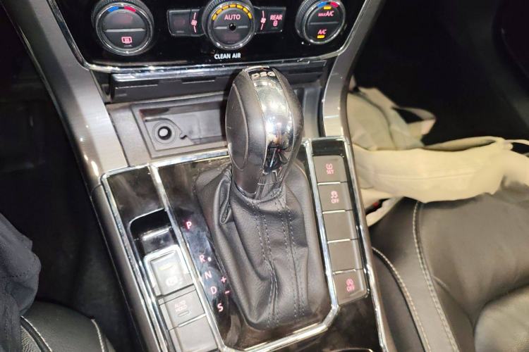 Used Volkswagen Passat 2016 330TSI DSG Luxury Edition
