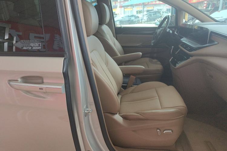 Used Buick GL8 2021 ES Landtrek 653T Luxury Model
