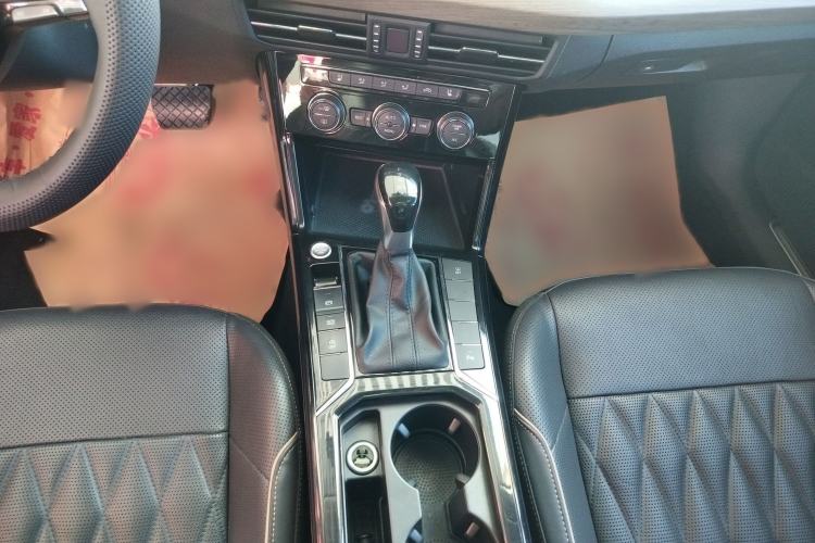 Used Volkswagen Passat 2019 330TSI Luxury Edition China VI Standard
